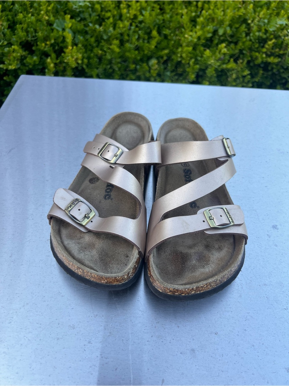 Soft moc women’s Metallic Rose Gold Triple-Buckle Slide Sandals